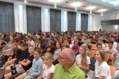 09-gespanntes-Publikum